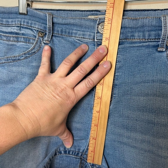 Seven7 Jean Shorts Womens Size 16 Blue Sexy Relaxed Cuffed BleachDots Button Fly - Picture 10 of 14